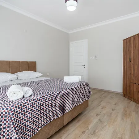 Huge Flat W Balcony Near Grand Mosque In Osmangazi *