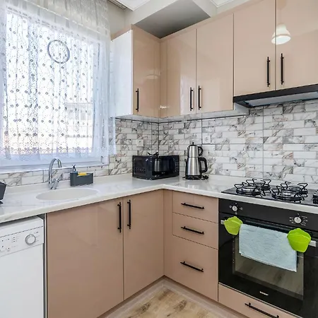 Huge Flat W Balcony Near Grand Mosque In Osmangazi